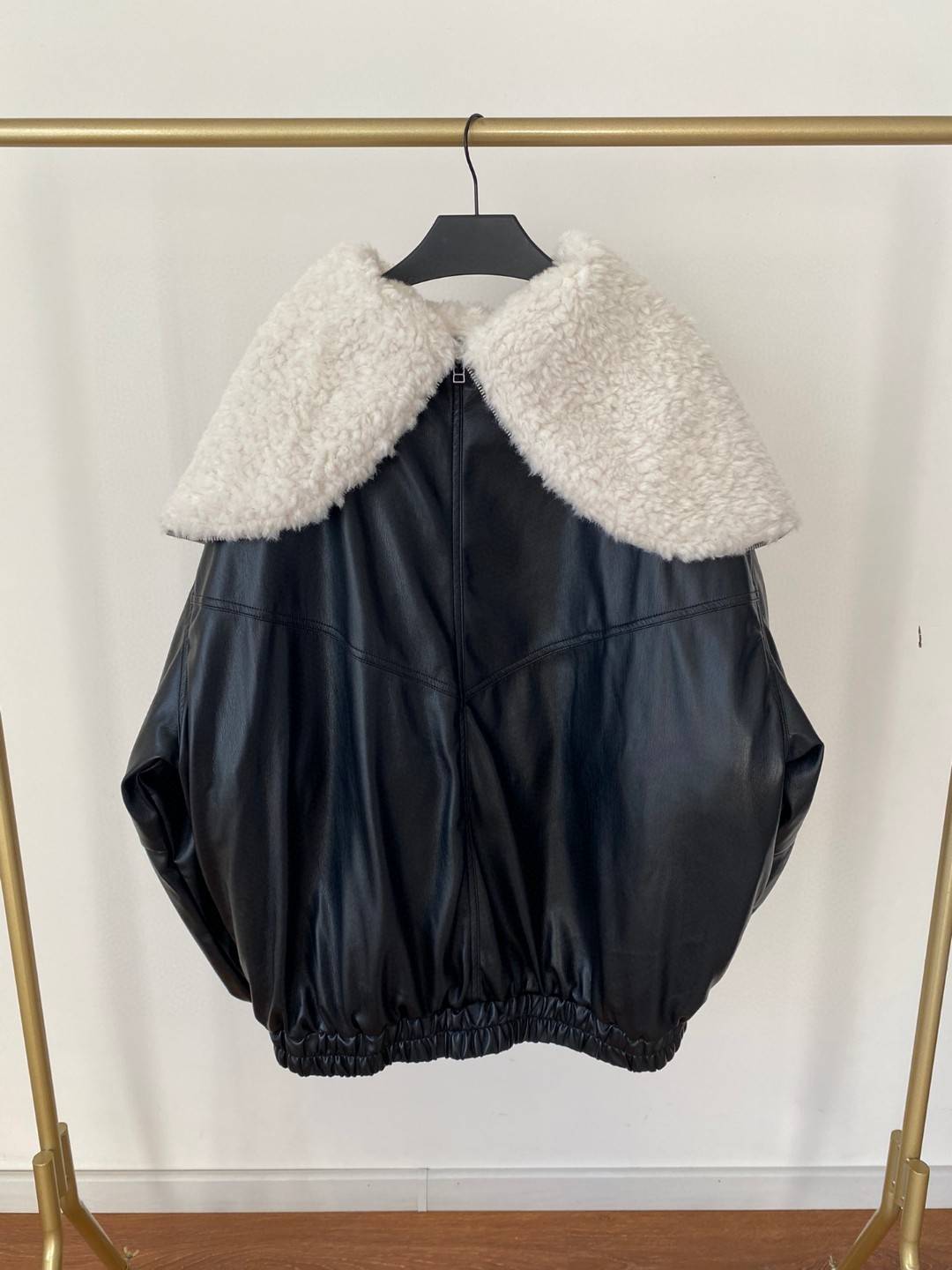 European Station 2024 Early Spring New PU Skin Wool Revised Design White Duck Pill filling protein skin thick solid down jacket