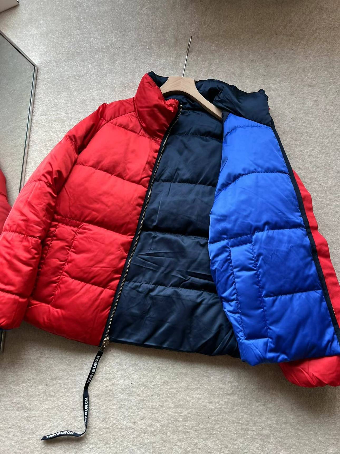 Decreased money!New Year's Red Festive down jacket 90 white duck down on both sides of high -end tail goods exported