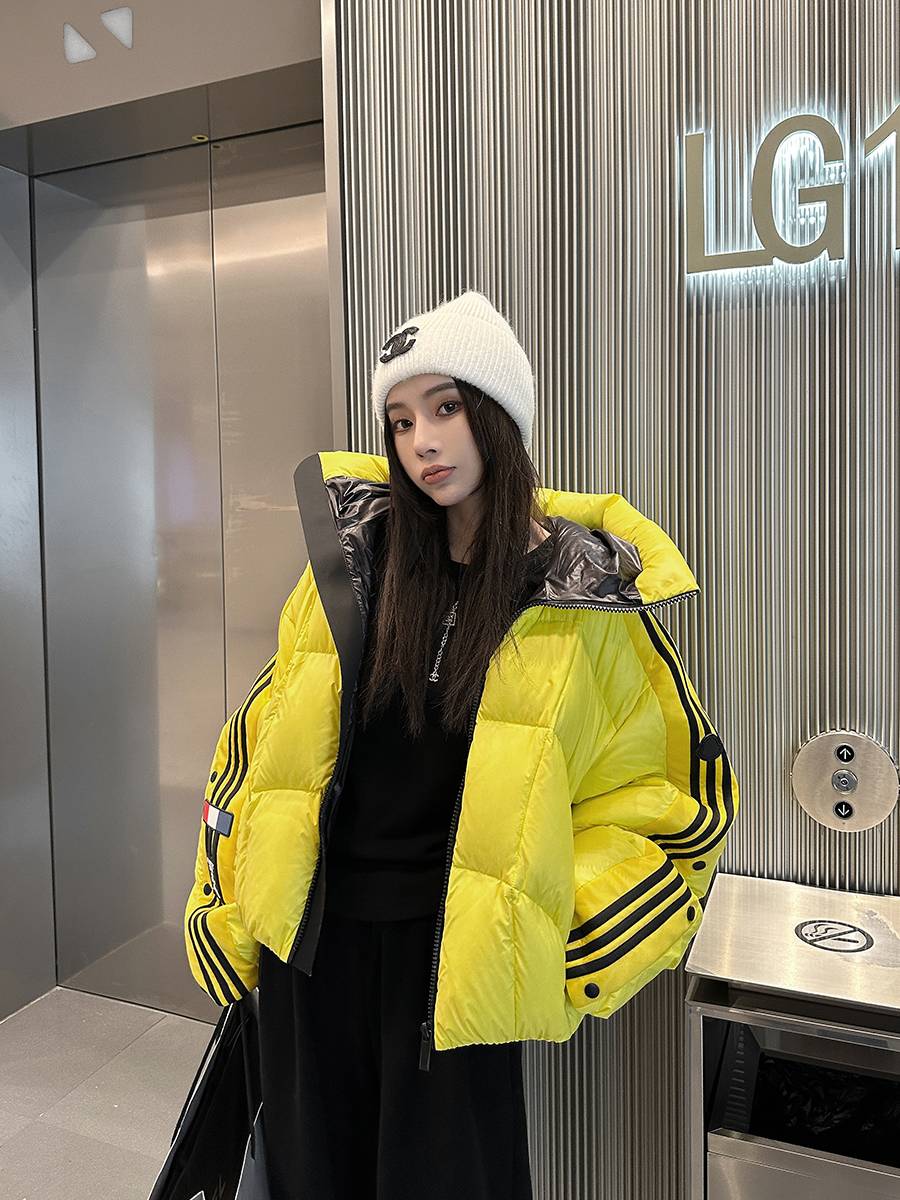 Switching white duck down hooded short down jacket