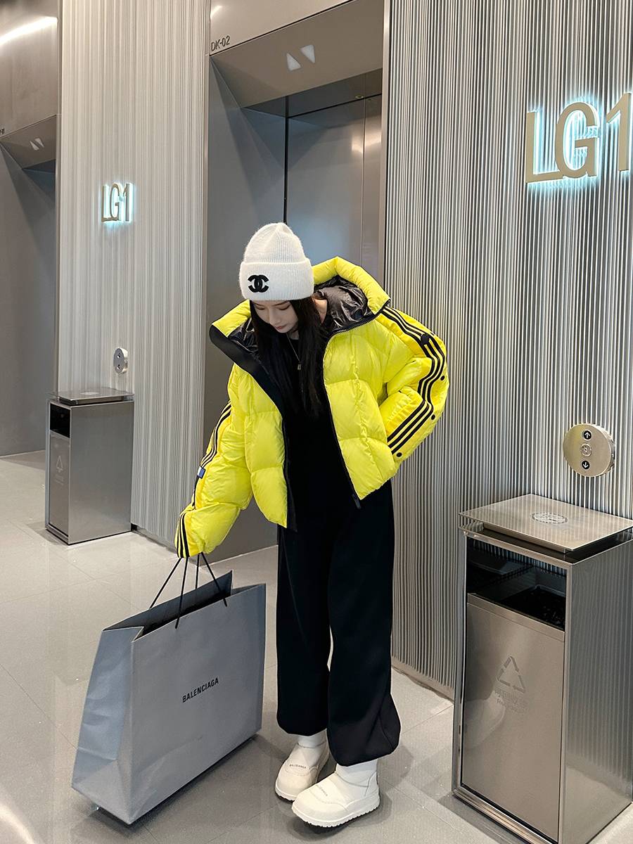Switching white duck down hooded short down jacket
