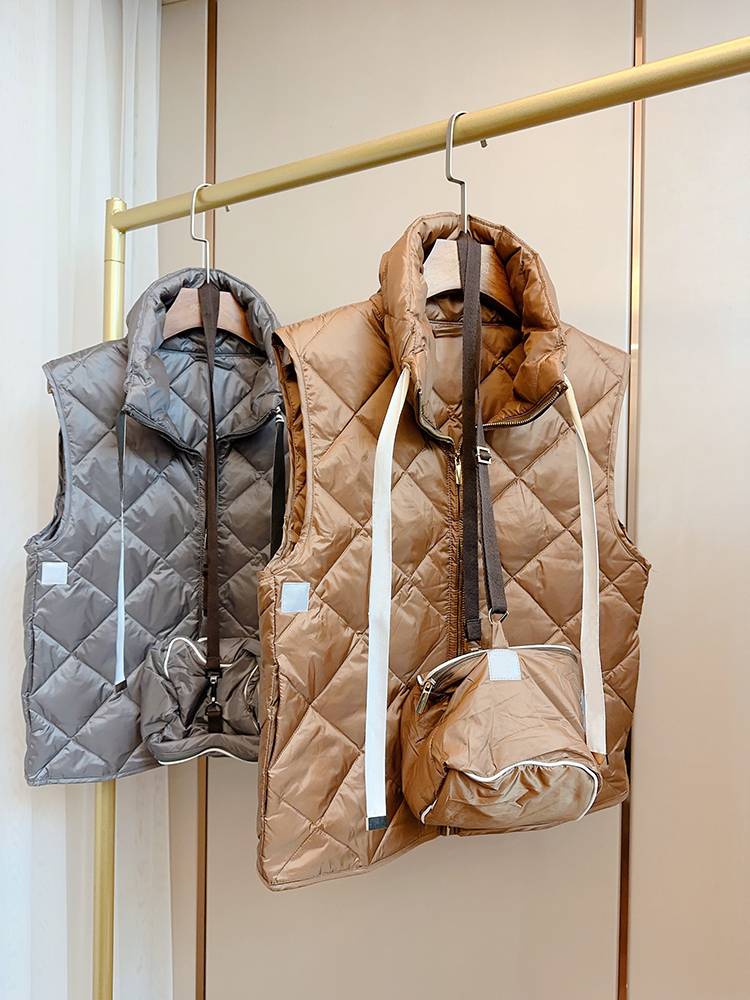 Short turtleneck goose velvet horses clip vest