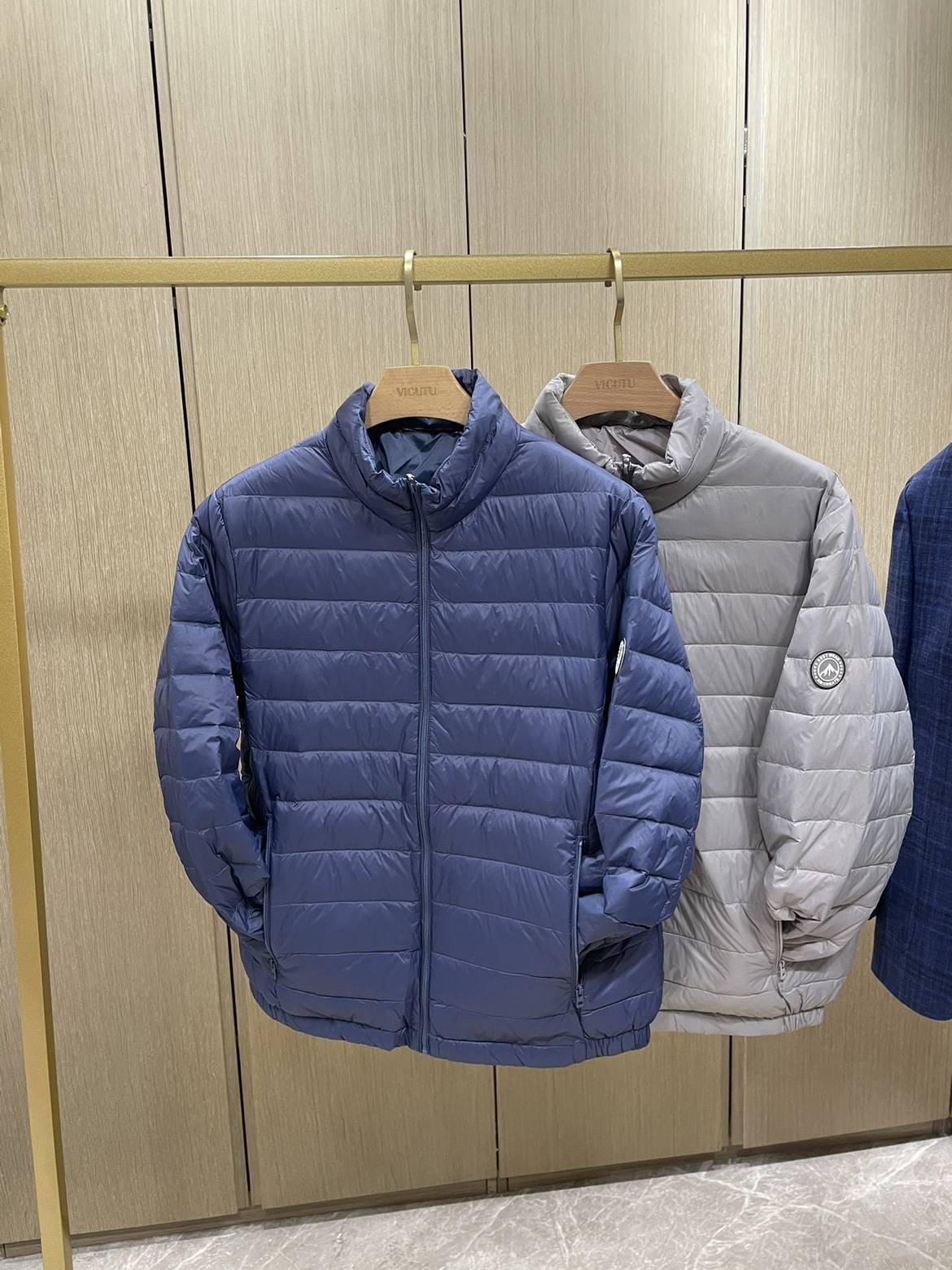 Leisure stands light and light, keep warm white duck down and down jackets