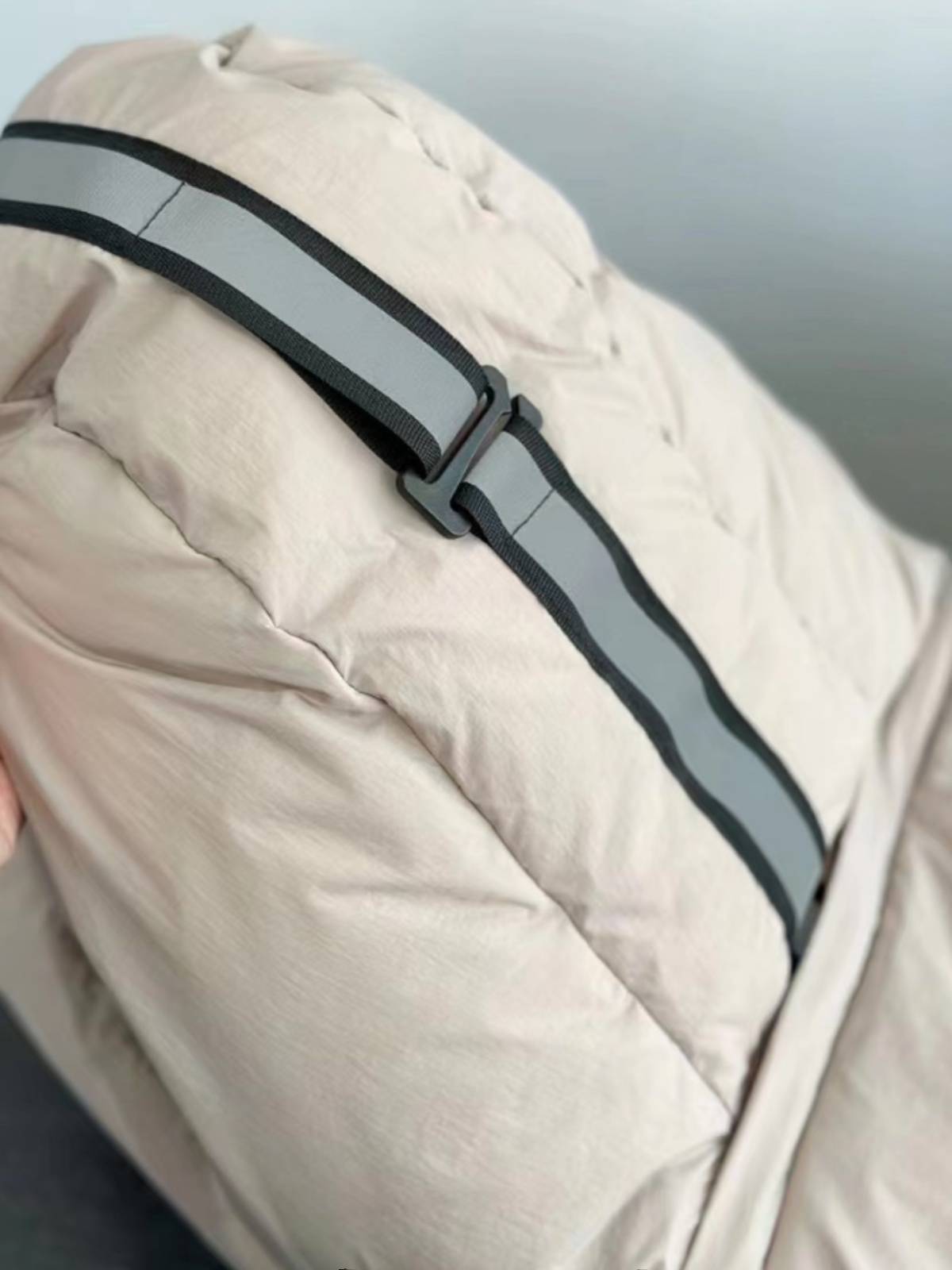 Simple three defense conventional vertical stand -up collar white goose down jacket