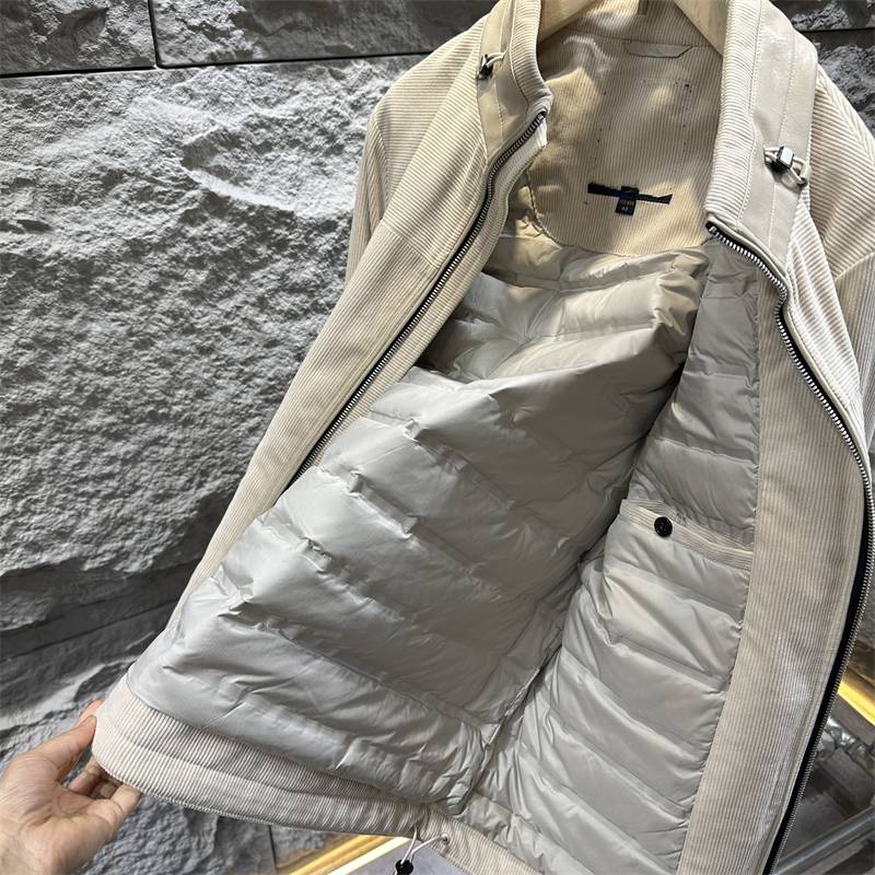 Men's fashion stands lightly down jacket