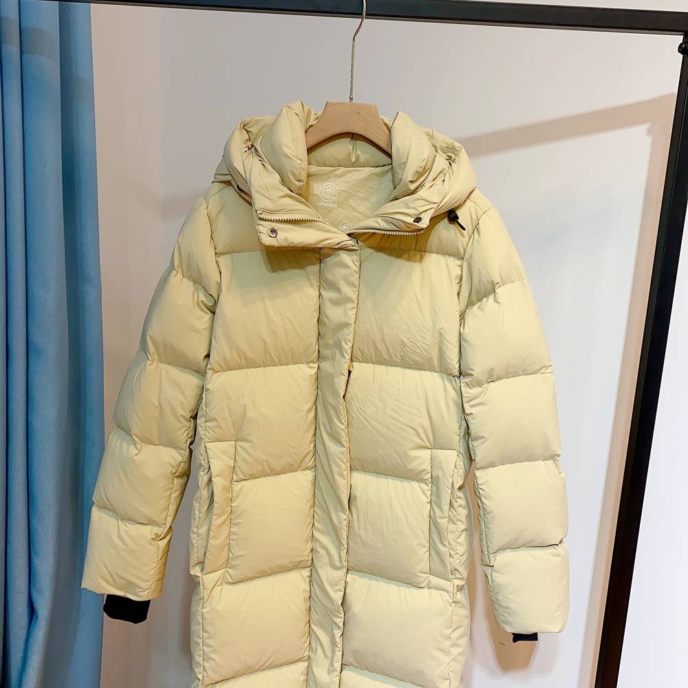 Not afraid of minus 30 degrees!Giant high quality 95 white duck down medium long knee overplay down jacket winter female