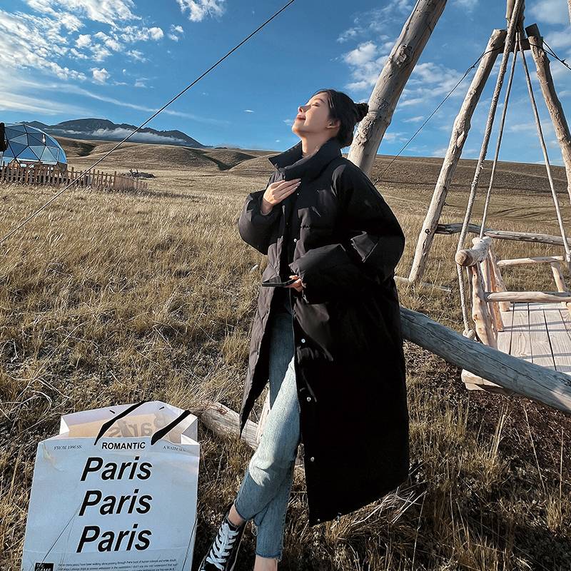 Middle -length and long down jackets are fashionable and loose