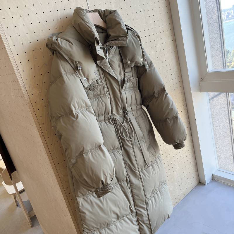 Pink cherry blossoms and milk tea are warm duck down zipper single -breasted buckle, removable hats, down jackets, long women's winter clothes