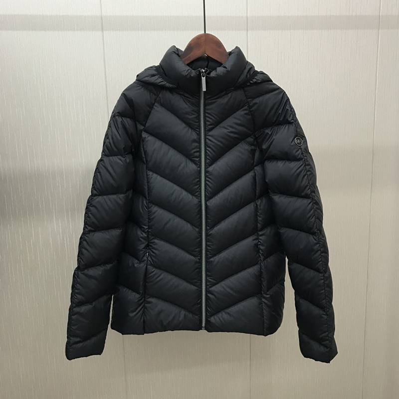 Lightweight short down jackets can be removed and removed