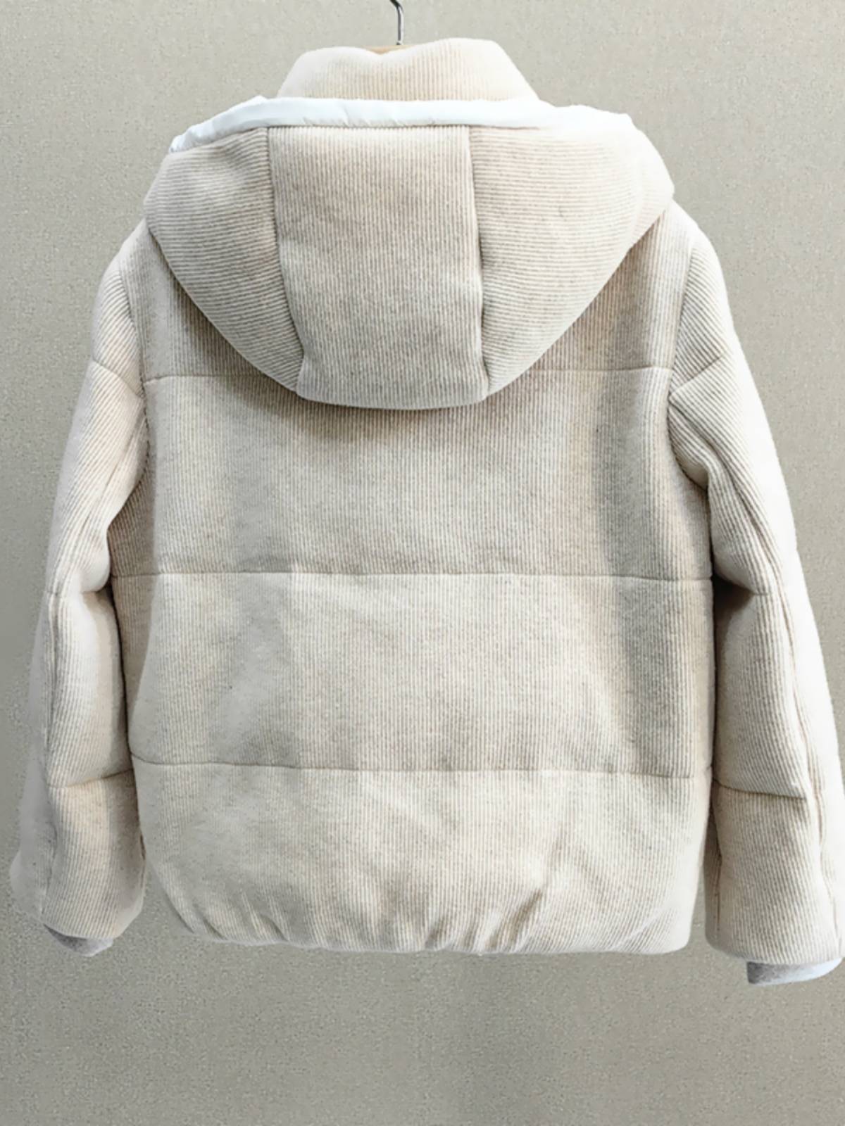 Elegant wool conventional hooded bead chain down jacket