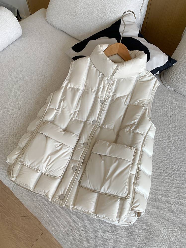 Short -lead standing collar vest down jacket