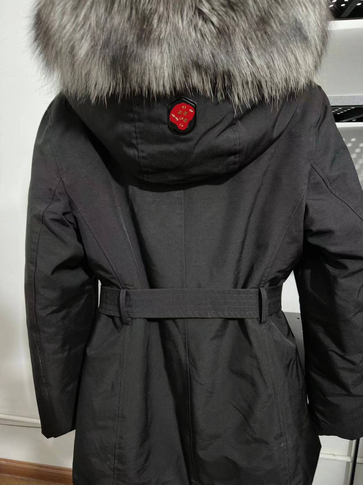 Exit the original Canadian single medium -length lady, disassembled the endow, one -in -one self -slim down and thin down jacket