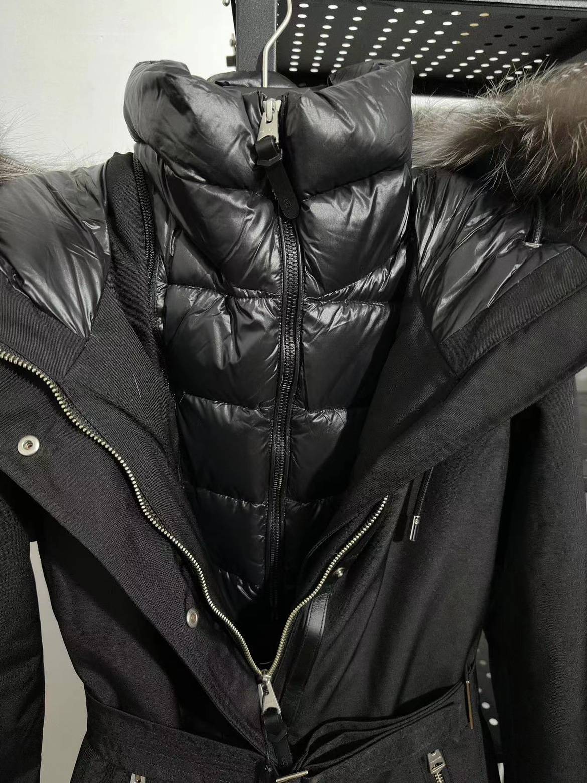 Exit the original Canadian single medium -length lady, disassembled the endow, one -in -one self -slim down and thin down jacket