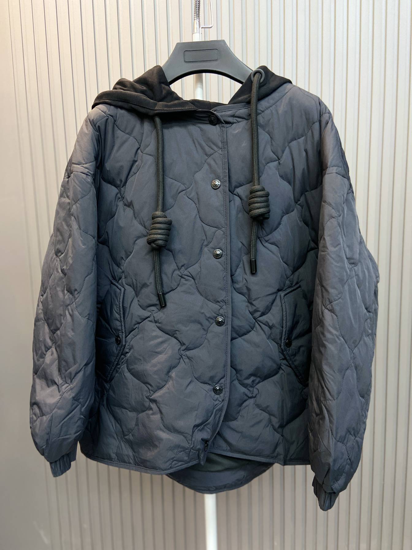 DQLoy down jacket light luxury store 2023 winter new loose and casual versatile down jacket.Sweep cap
