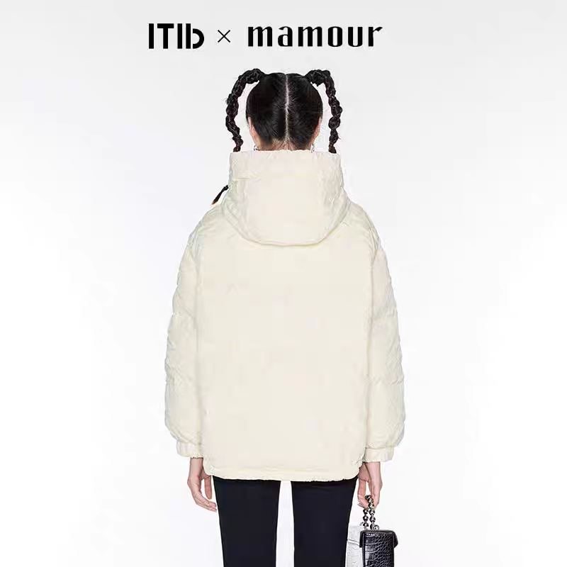 Counter withdrawal cabinet authentic ITIB beige texture foam three -dimensional love lapel down jacket jacket