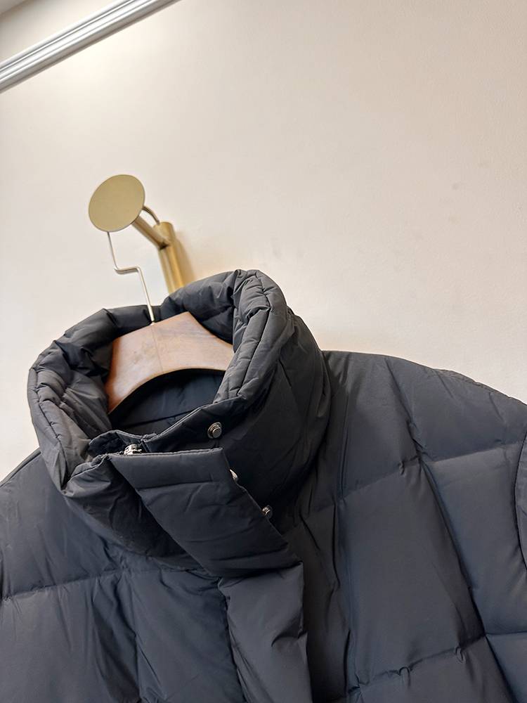 Middle -length stand -up collar tall goose velvet down jacket