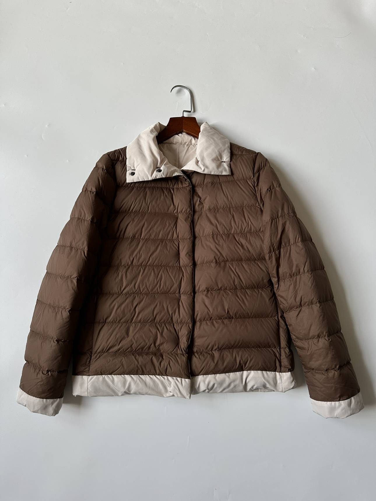 Recommended in the heart, it is meant that the M series, the white goose velvet wore a thin long -sleeved long -sleeved down jacket on both sides.
