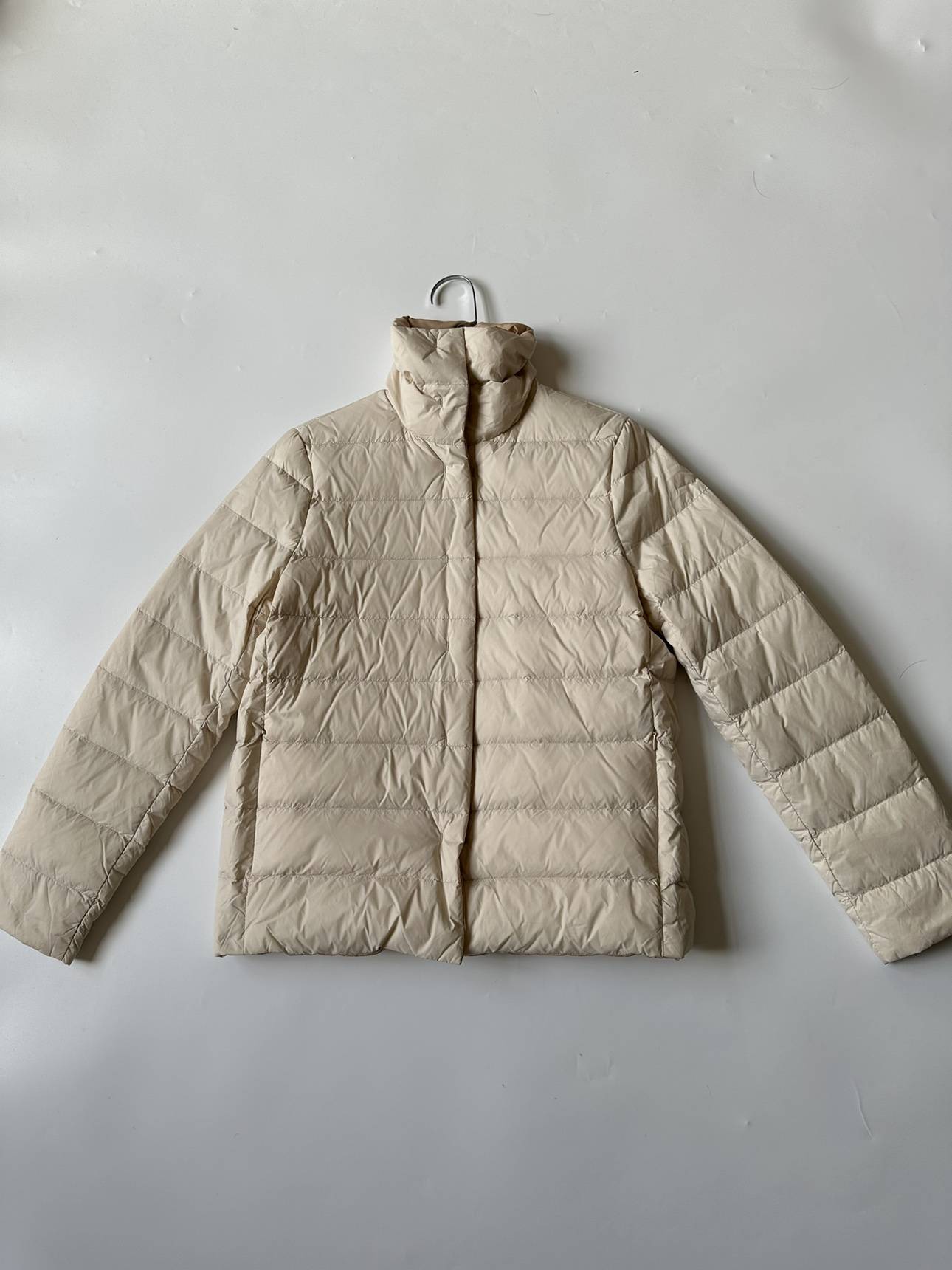 Recommended in the heart, it is meant that the M series, the white goose velvet wore a thin long -sleeved long -sleeved down jacket on both sides.