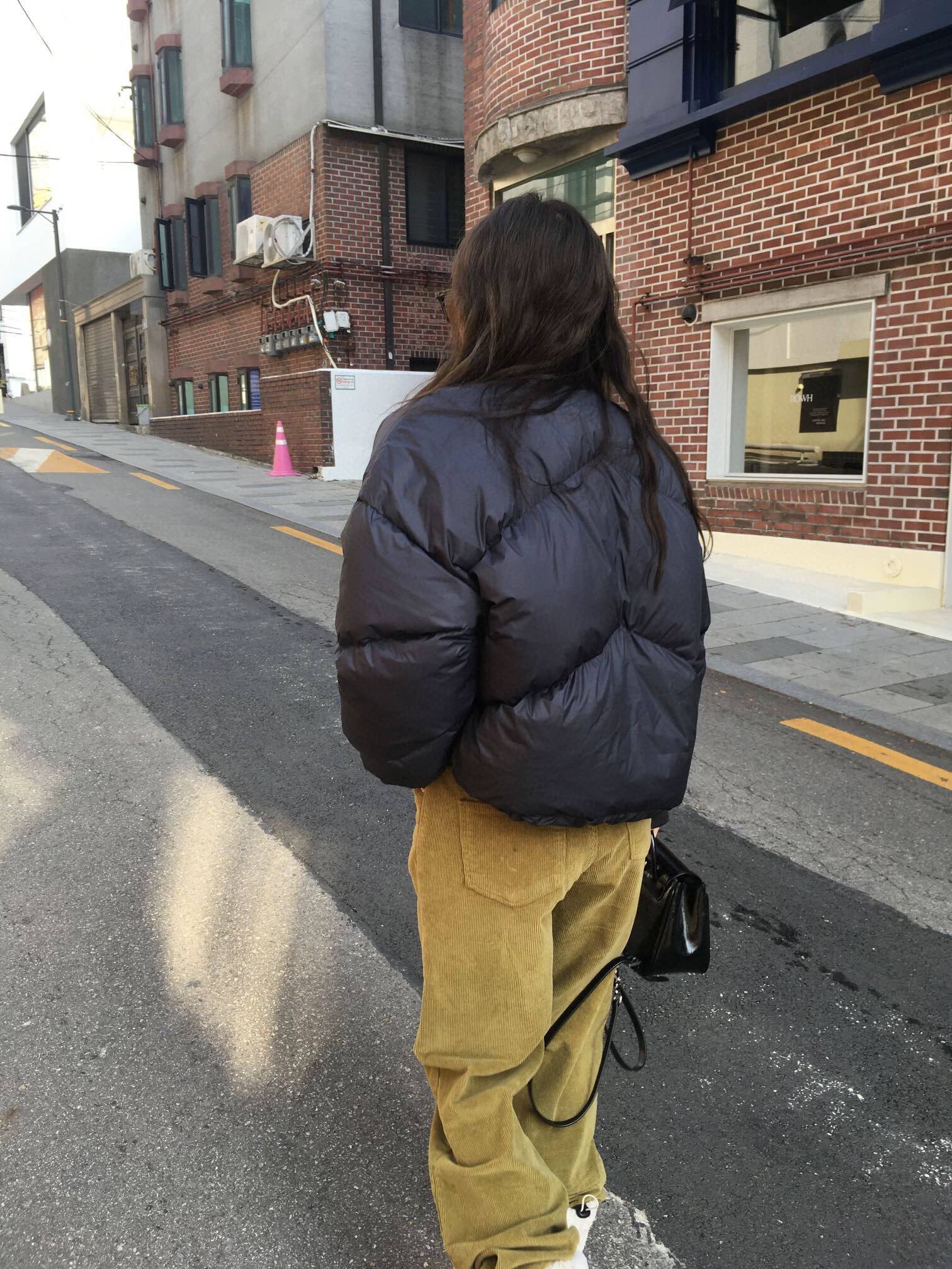 RO Yinglan's same models of simple commute, leisure, warmth, seamless collar bakery down jacket