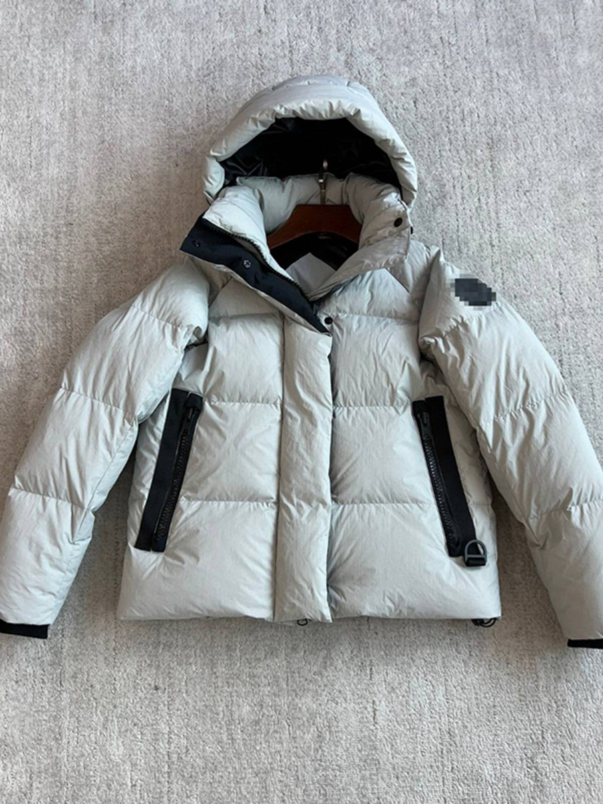 White goose down high fluffy fluffy caps can be kept warm and thin down jacket