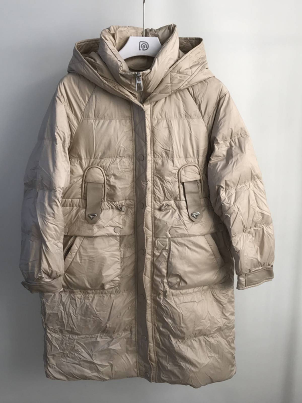 EL family does not refund the winter mid -length down jacket