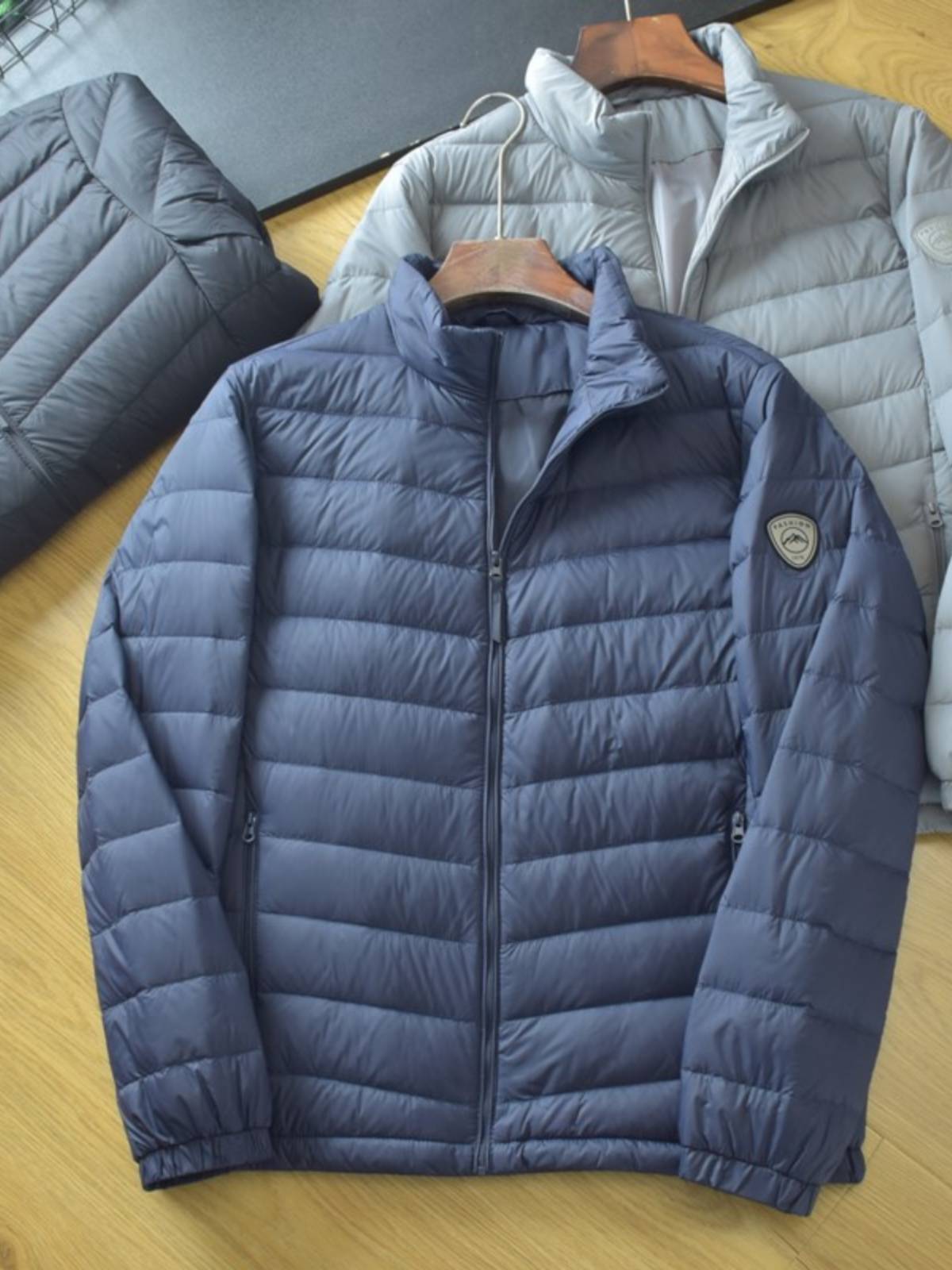 Lightweight and warm -cutting the label men's jacket stand up the down jacket