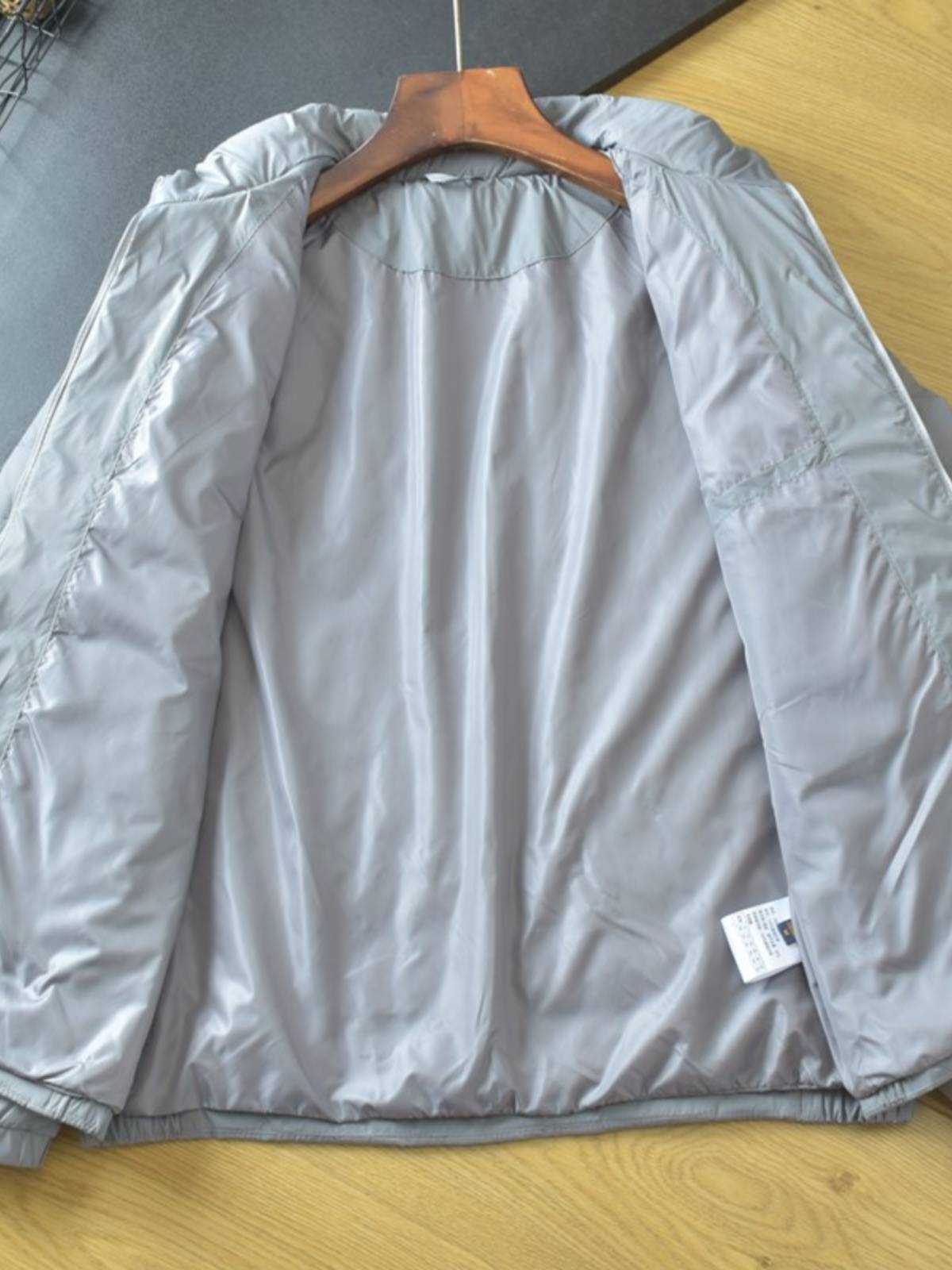 Lightweight and warm -cutting the label men's jacket stand up the down jacket