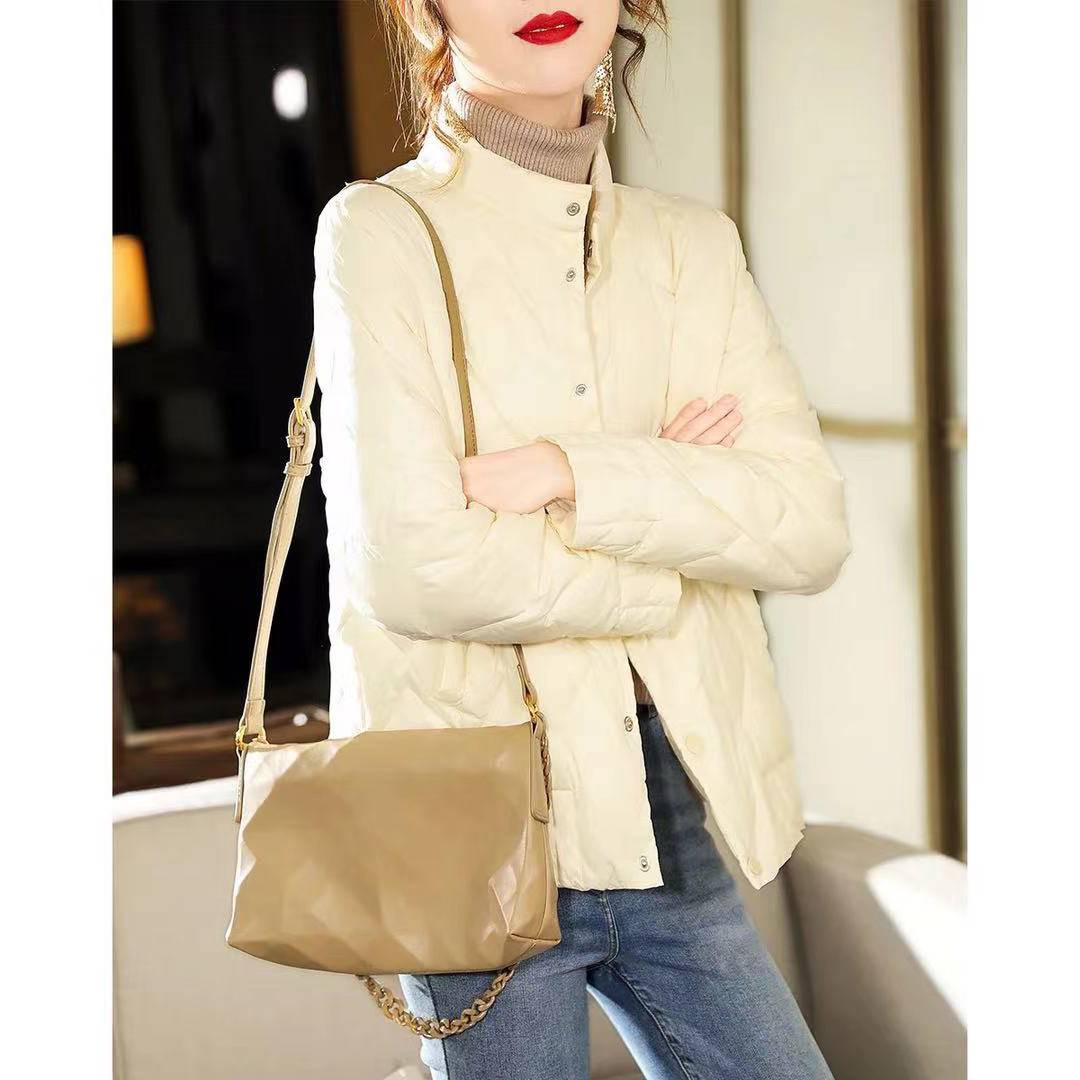 Clear warehouse leakage big -name cutting exit light and light down jacket