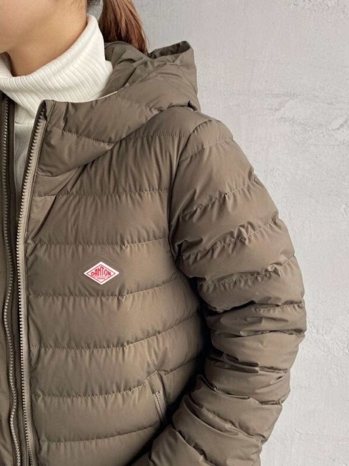 Japanese conventional hooded comfortable down jacket