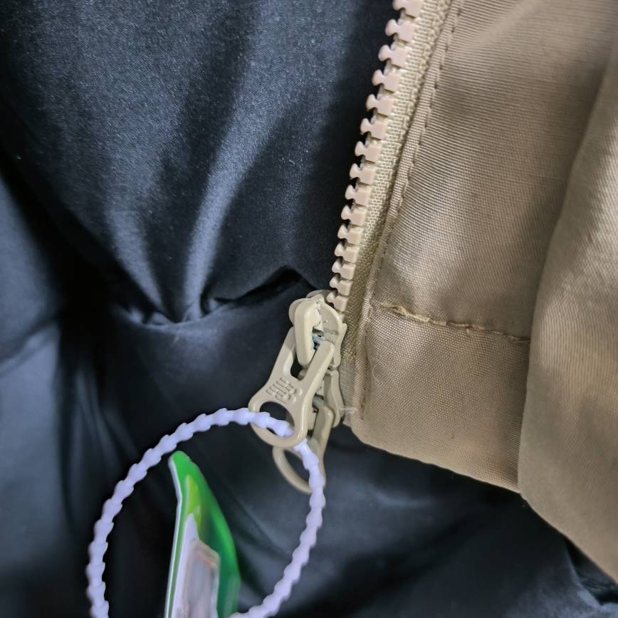 A very thick men's down jacket large -size mid -style windproof down jacket