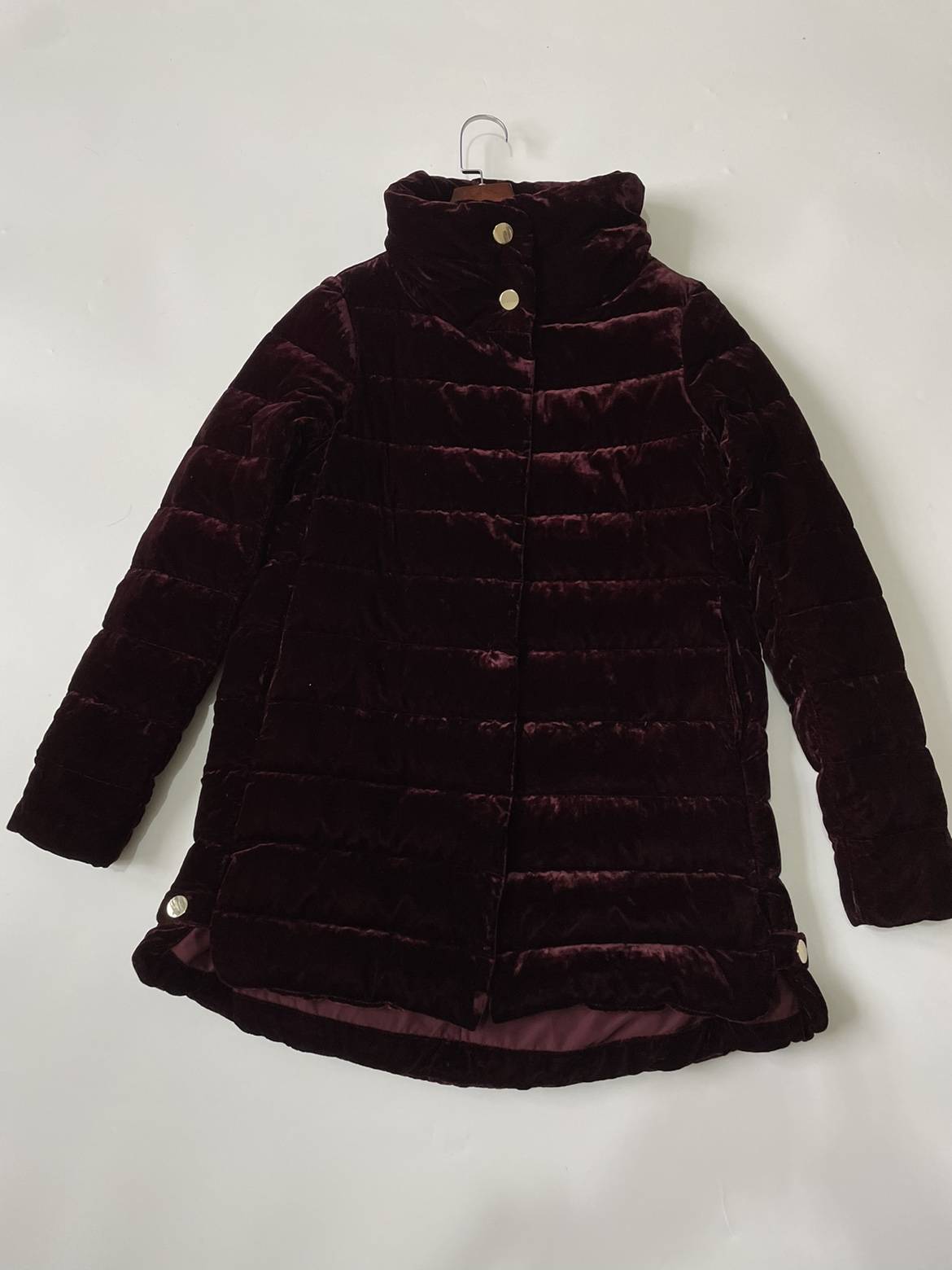 The secret factory comes out, and does not regret it. Jin's velvet long -sleeved goose down jacket jacket is a long female winter.