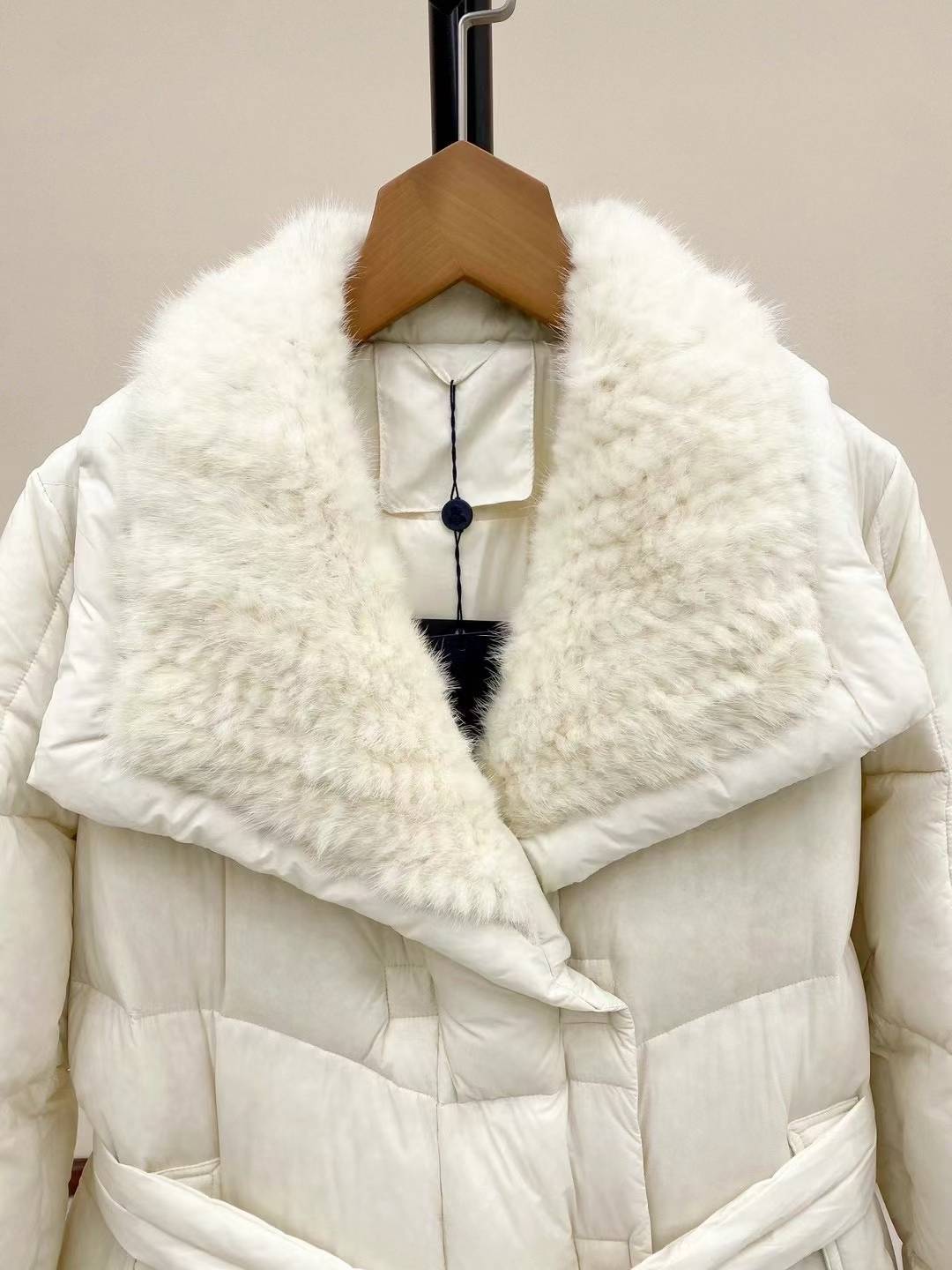 European Station 2024 Autumn and Winter new pure tail white duck down mink velvet splicing thin long long down jacket female Yuan