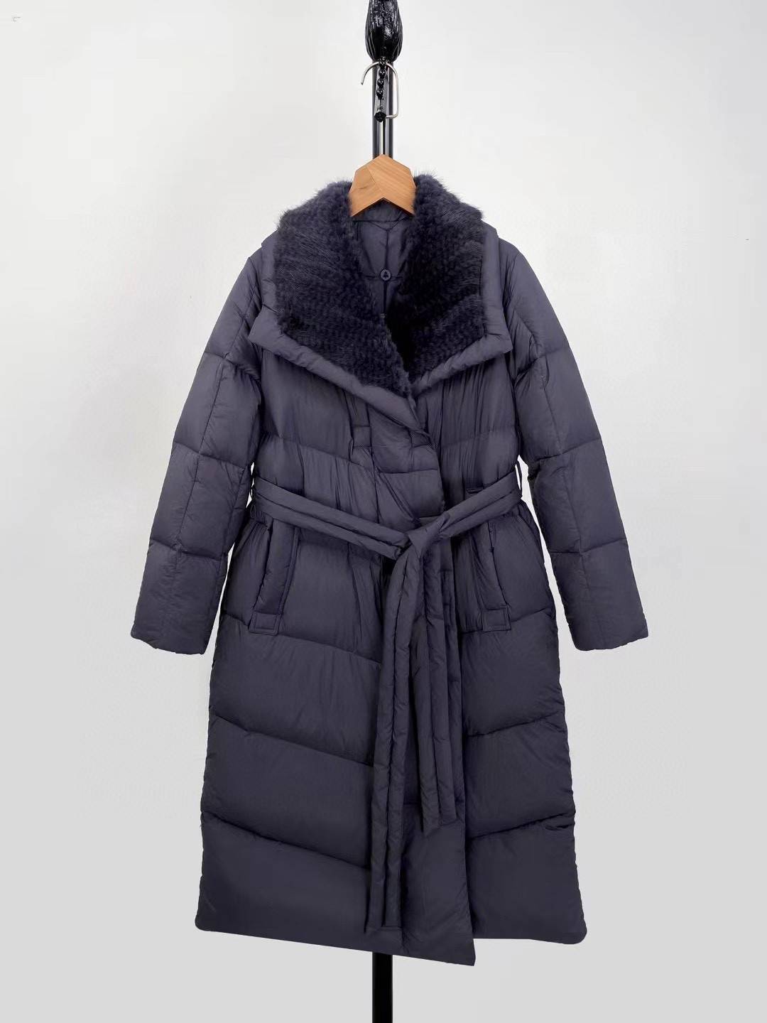 European Station 2024 Autumn and Winter new pure tail white duck down mink velvet splicing thin long long down jacket female Yuan