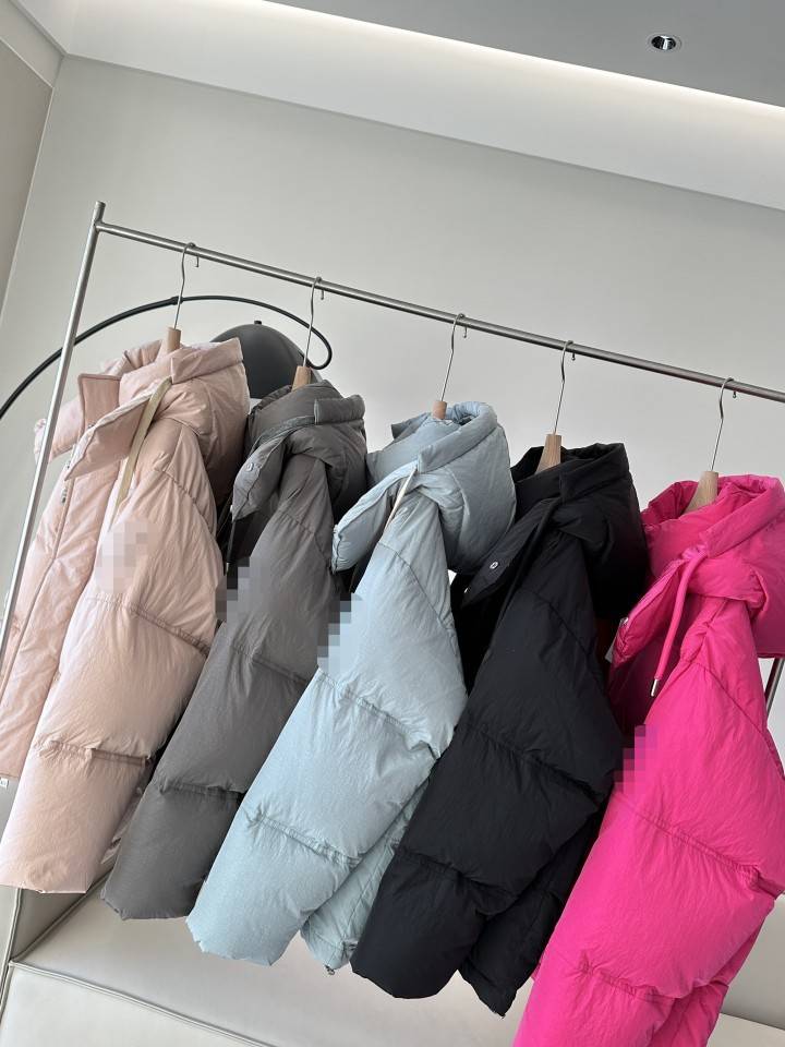 Couple down jacket