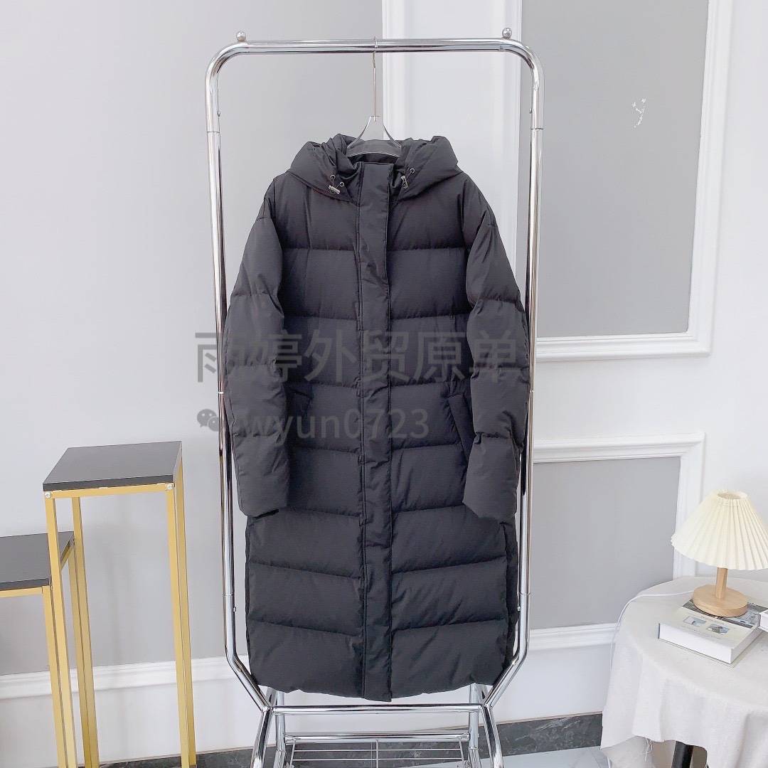 Long hooded down jacket thickness is moderate gray duck down, good heating, fitted version with suitable bottom