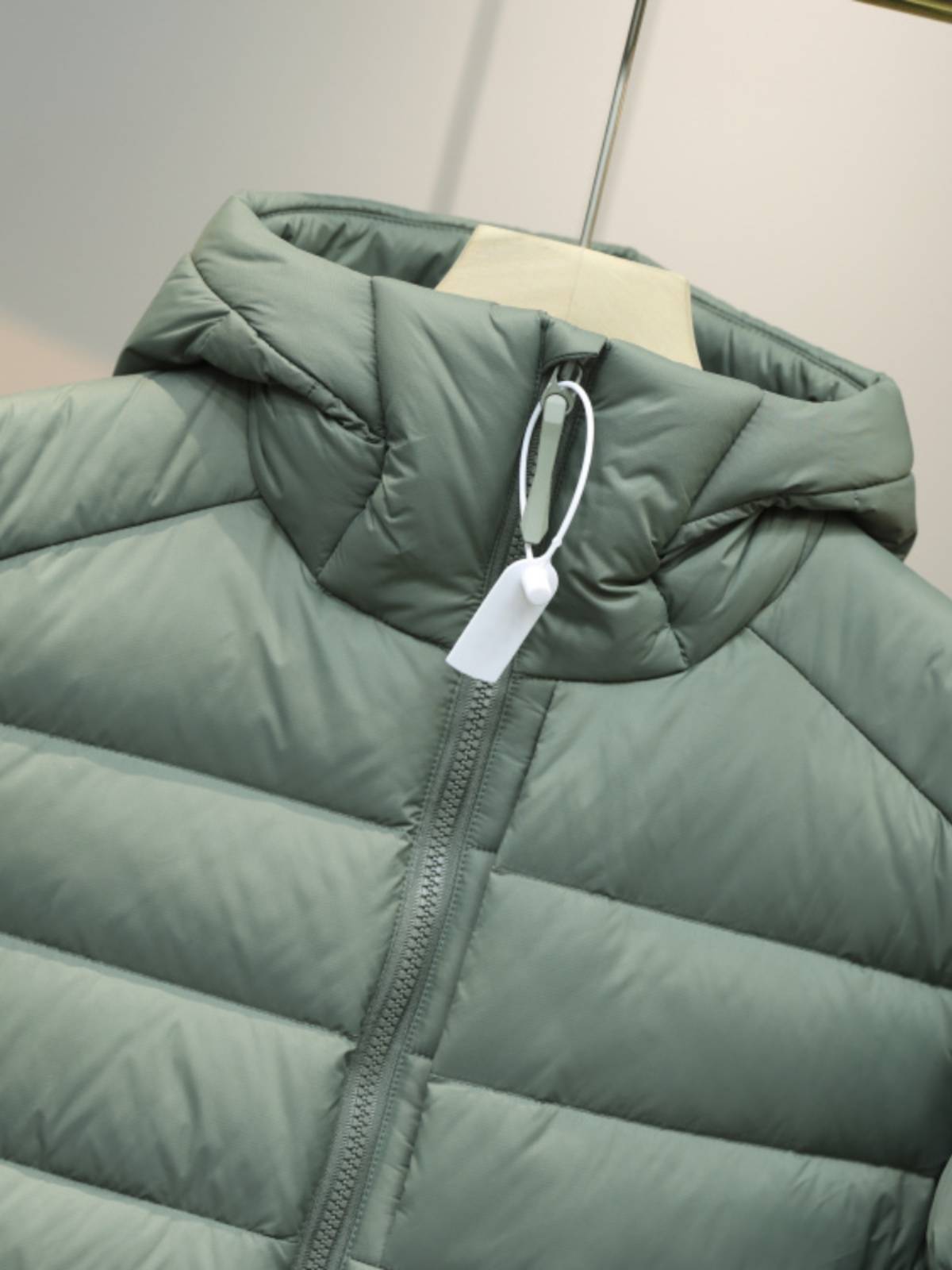 Men's outdoor warmth and thick down jacket tide
