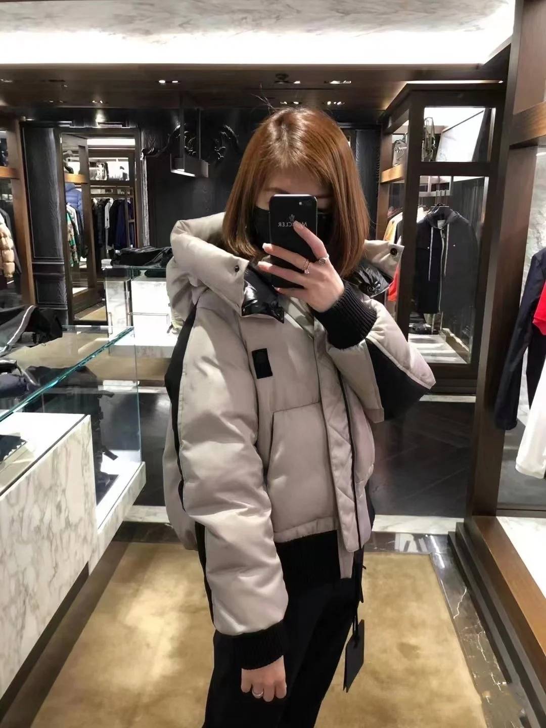 Leisure short stand -up collar hooded down jacket