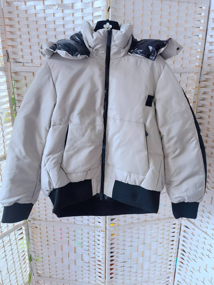 Leisure short stand -up collar hooded down jacket