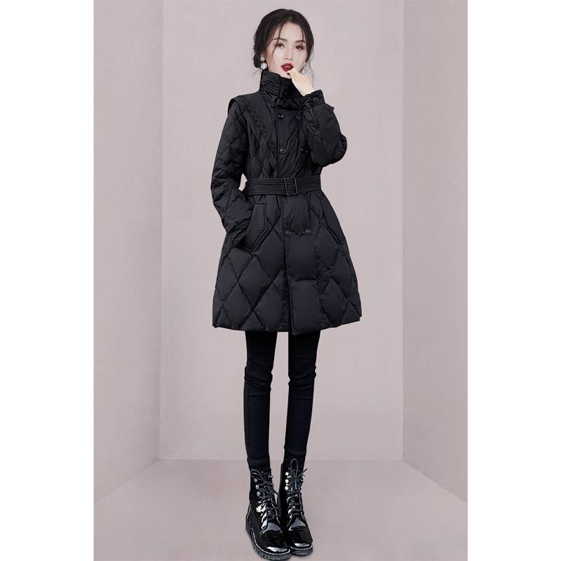 The long down jacket white duck down jacket in the waist is thickened