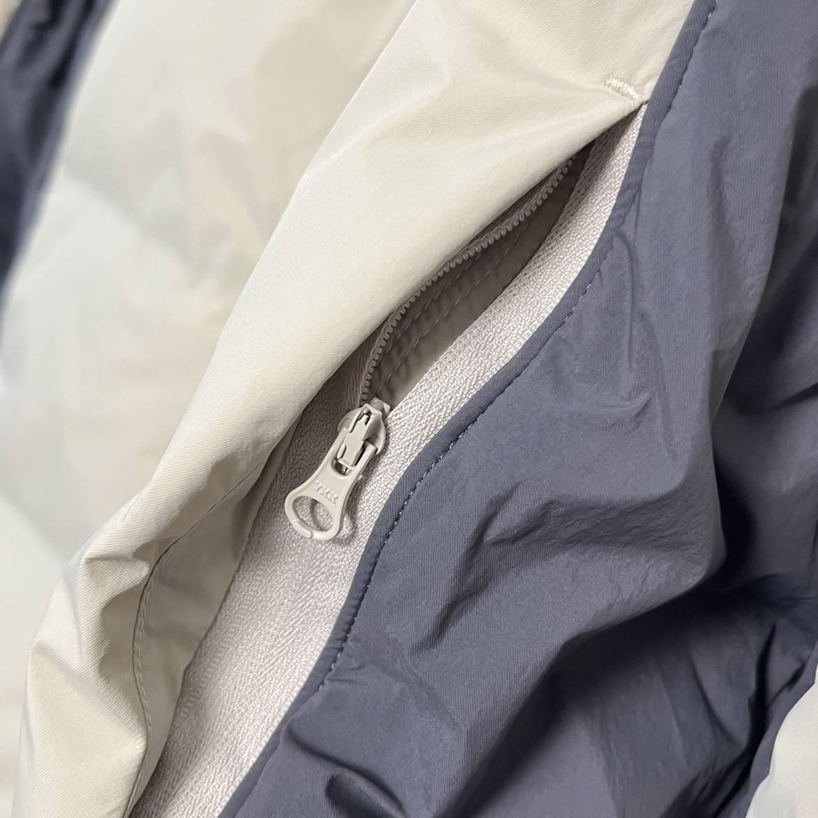 Vegetarian+ color combat hooded casual loose mid -length down jacket lady in autumn and winter