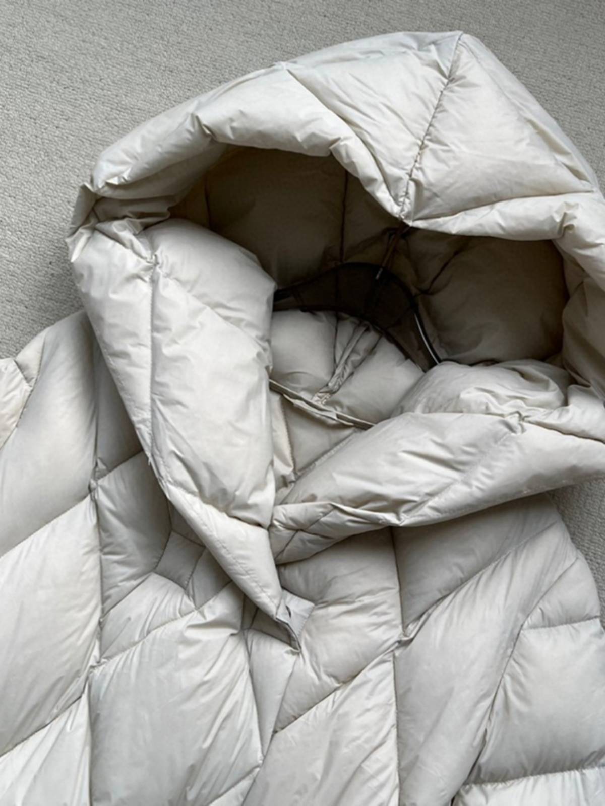 Classic diamonds simple commute belt down jacket