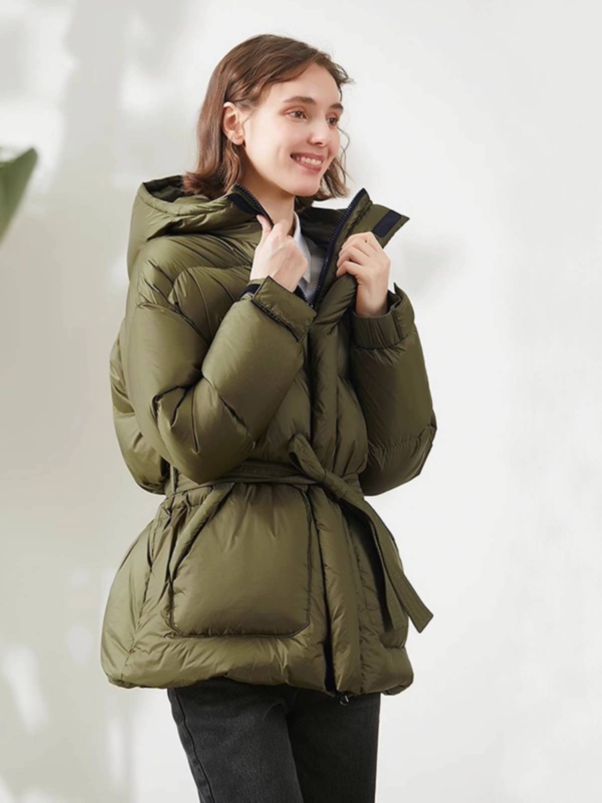 White duck down thickened and warm hooded down jacket jacket