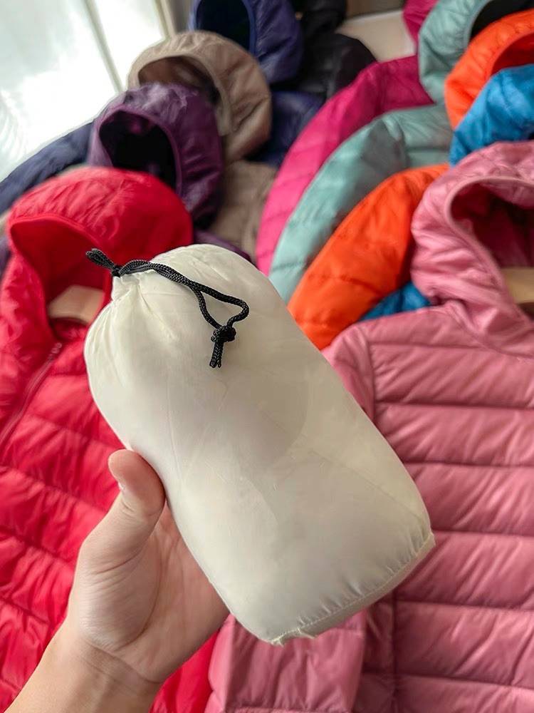 End end of benefits!90 white duck down!Classic Simple Pure Color Pure Hooding Light Light Plush Female Autumn and Winter