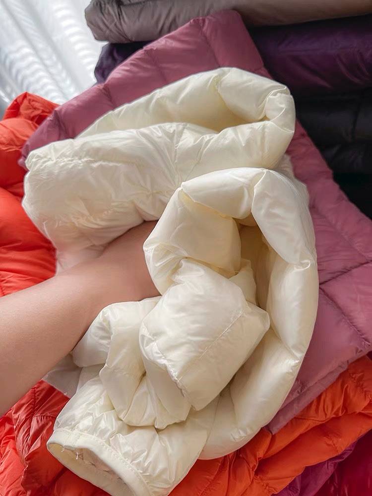 End end of benefits!90 white duck down!Classic Simple Pure Color Pure Hooding Light Light Plush Female Autumn and Winter