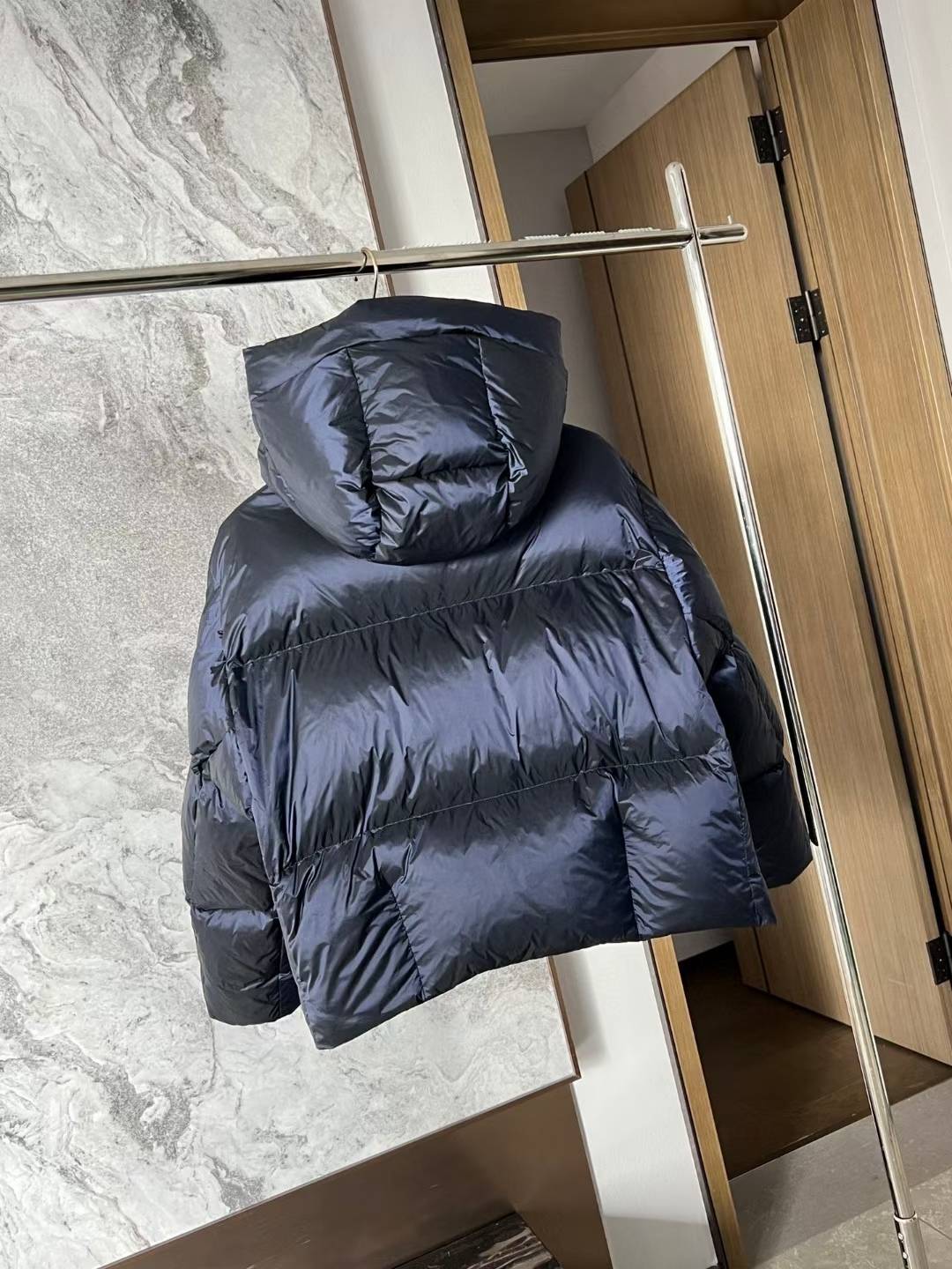 European and American high -end fashion thickened down jacket hooded women's short noodle clothing resistance cold and warmth prevention