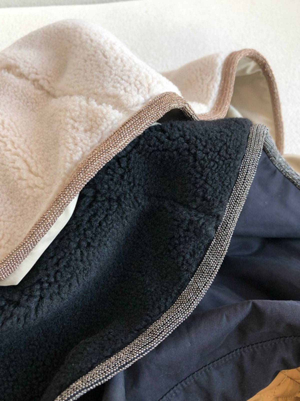 Goose down short work style down jacket female 2023 autumn and winter new lamb hairy hat loose casual heating jacket