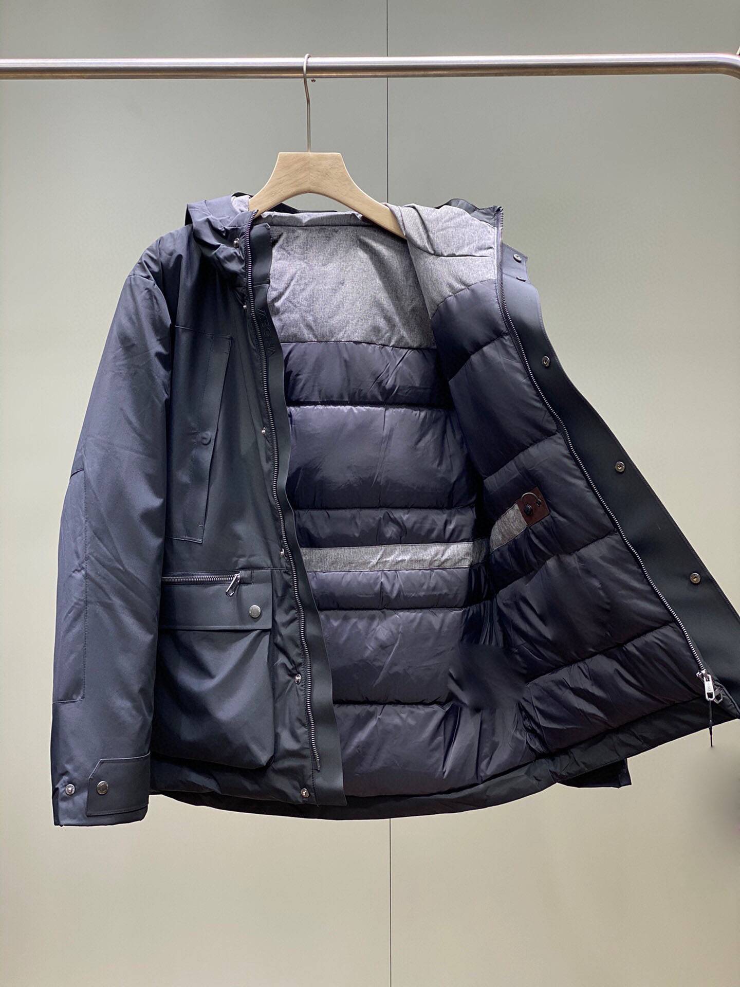 2022 Fashion Outdoor Works Pocket Pocket Loose Ski Service Wind Waterproof Winter Winter Men's New Plug -in Plug -in