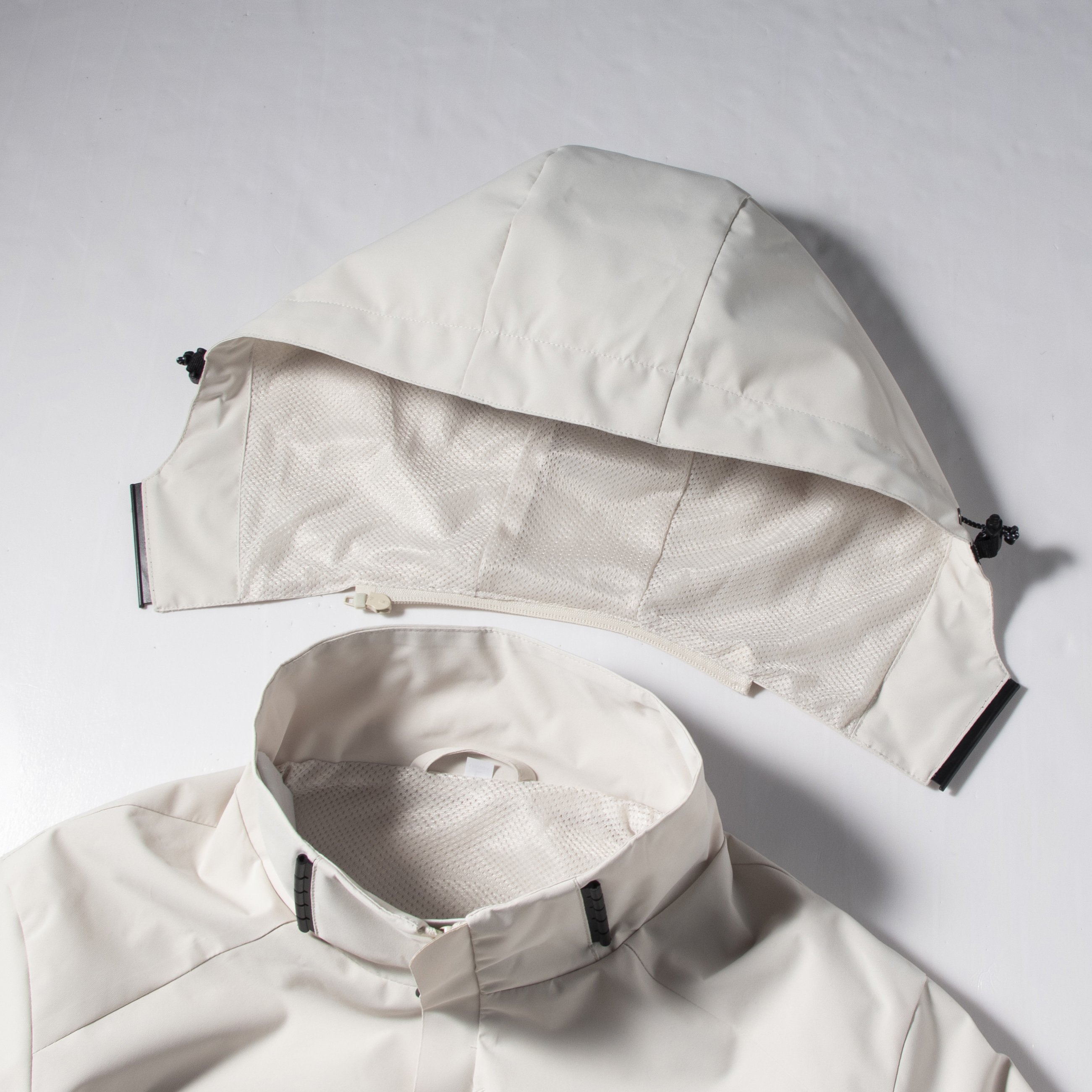 High Quality Men's Outdoor Windbreaker Jacket Hooded Lightweight Windproof Water Repellent Autumn Sports ODM Men's Jacket Hiking