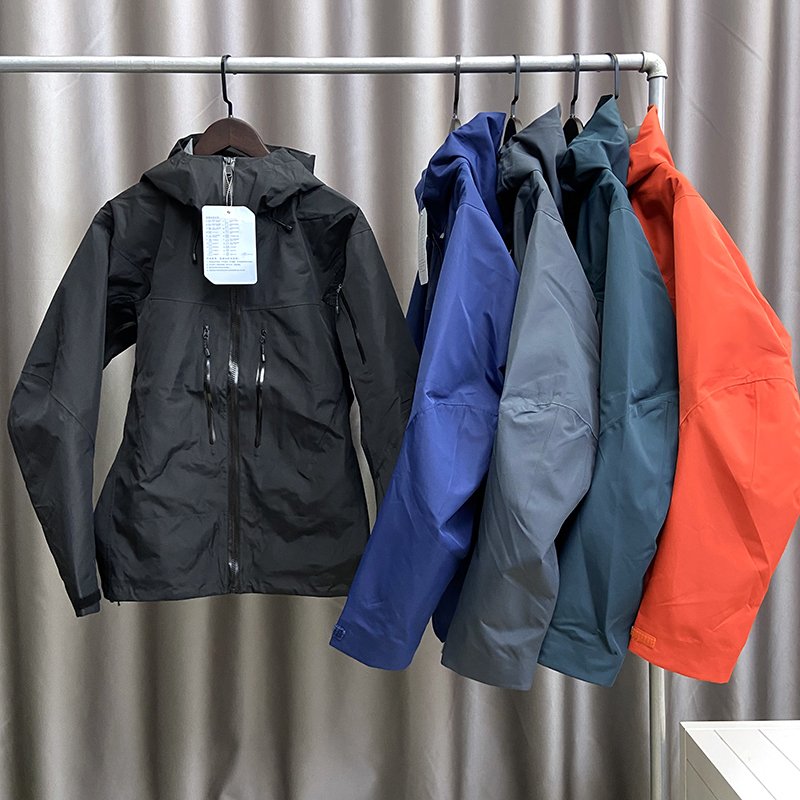 Custom Logo Lightweight Waterproof 3-Layer Rain Jacket Breathable Fishing Hard Shell with Zipper Closure ODM Coat