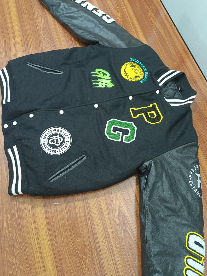 Men's lettering baseball jacket