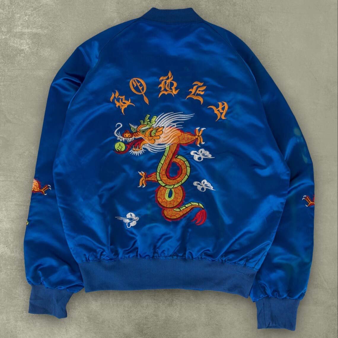 Korea High Quality Leather Satin Jacket for Men Winter New Style Bomber with Embroidery and Patches Plain Decoration with Fur